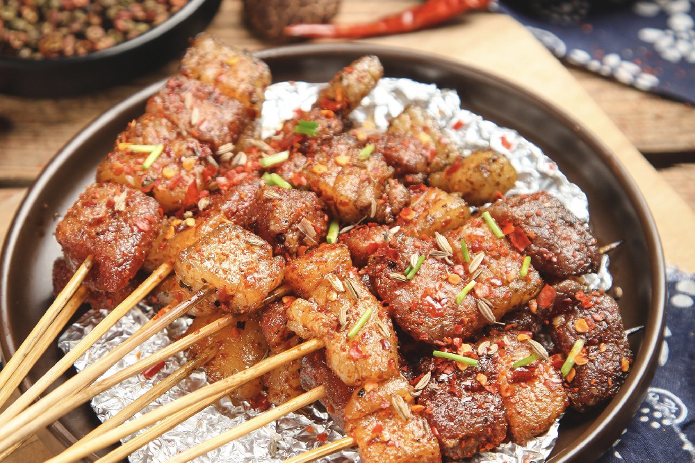 摄图网_500218913_新疆美食烤羊肉串(企业商用).jpg
