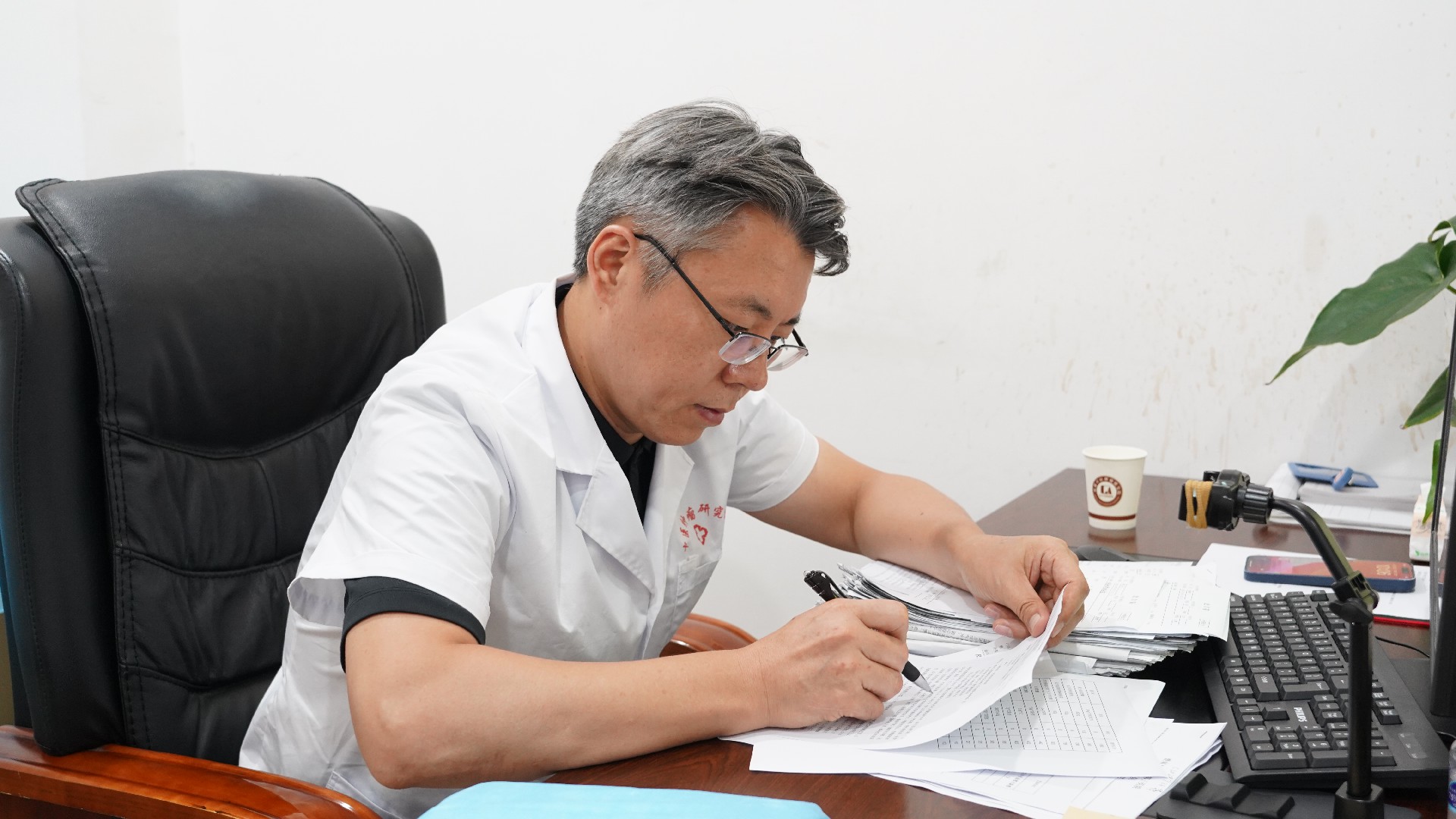 成都海大中医肿瘤医院门诊部陈中刚医生