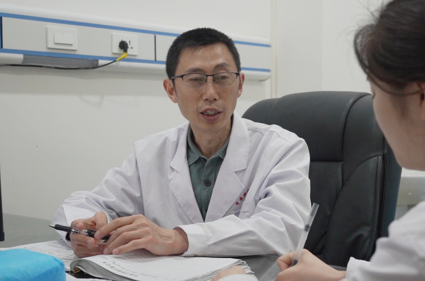 成都海大中医肿瘤医院门诊部陈小平医生